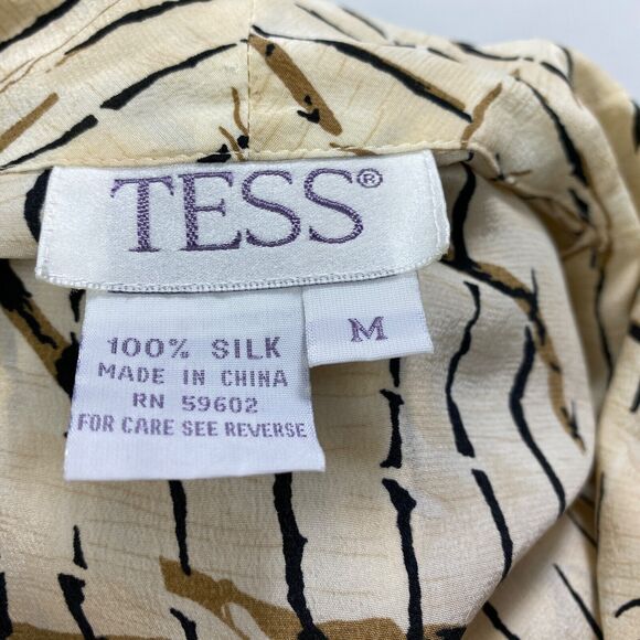 Tess Womans Silk Blouse Medium Button Front Long Sleeves Soft Art Print Career - Picture 11 of 12